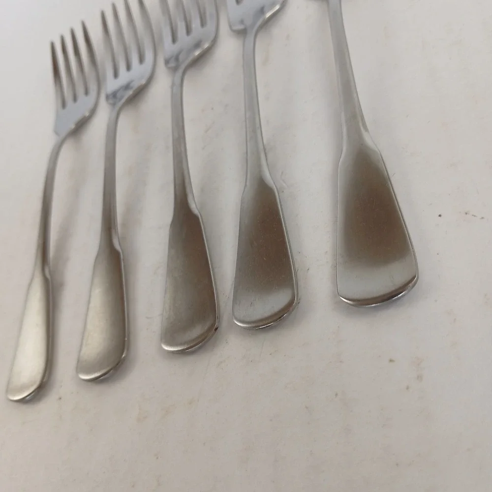 Oneida USA Minute Man Colonial Boston Salad Forks 6 3/4